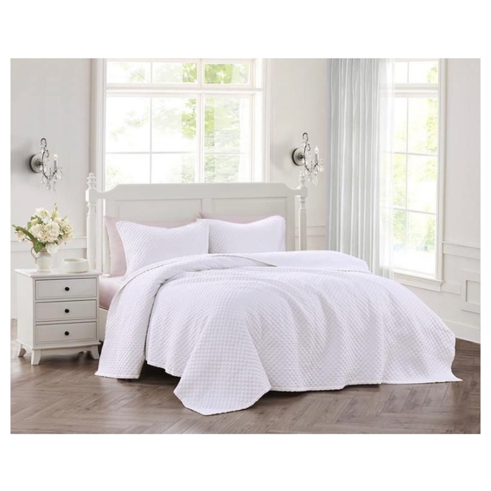 SHABBY CHIC 3-Piece White Quilt Set - Double Queen NEW